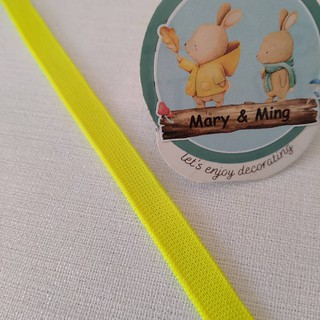 เชือกแบน เนื้อนิ่ม ยืดนิดหน่อย สีเขียวสะท้อนแสง ขนาด 1 ซม. หลาละ 6 บาท / เชือก เชือกแบน