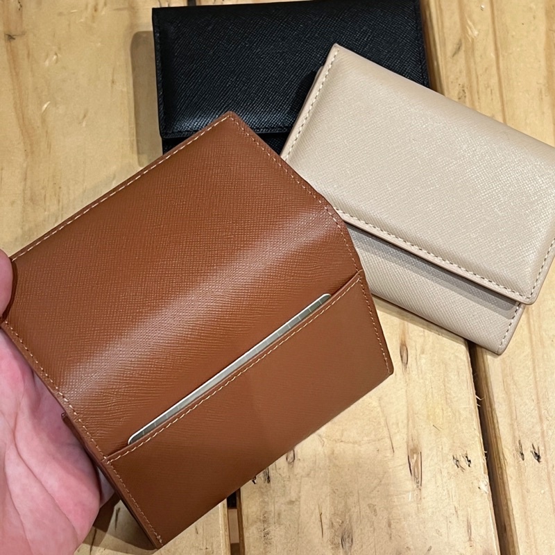 Aiko Mini Wallet - กระเป๋าสตางค์ 2 พับที่เรียบง่ายและกะทัดรัด - ออกแบบโดย Ouithbrand