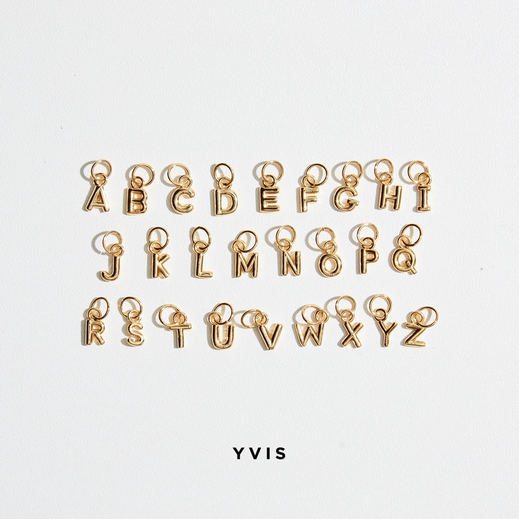 YVIS Gold Petite Alphabet Pendant (เฉพาะจี้)