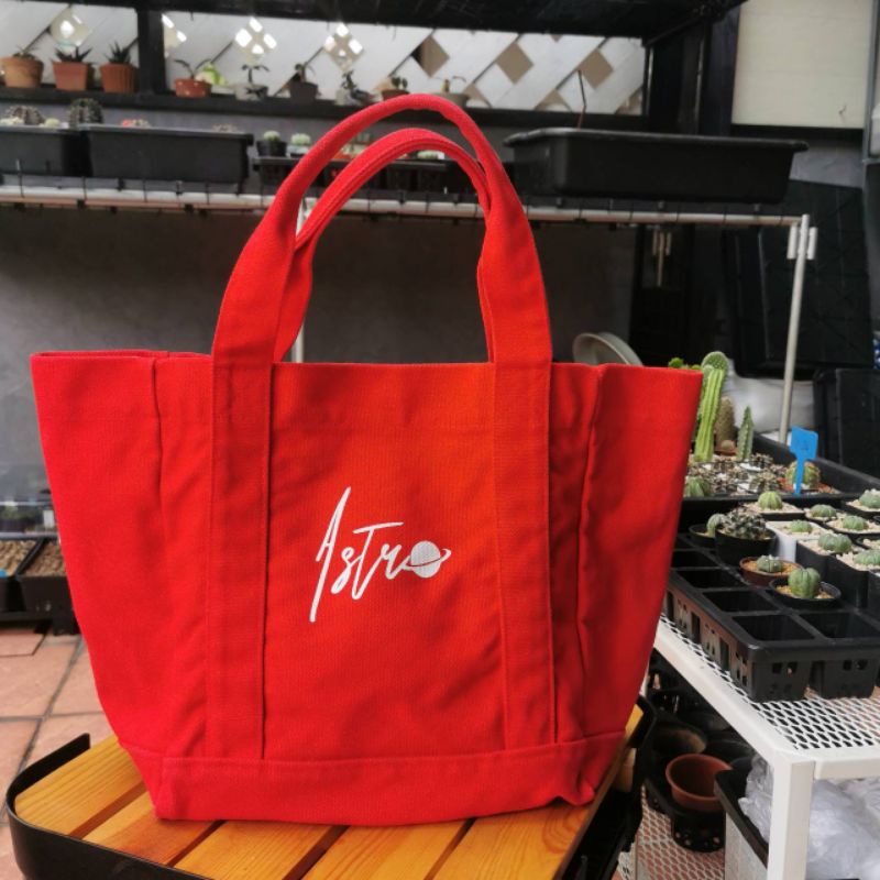 กระเป๋า Astro stuffs สีแดง มือสองของแท้ 100%