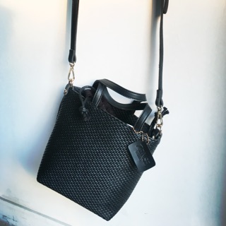 BLACK-VILLA crossbody bag