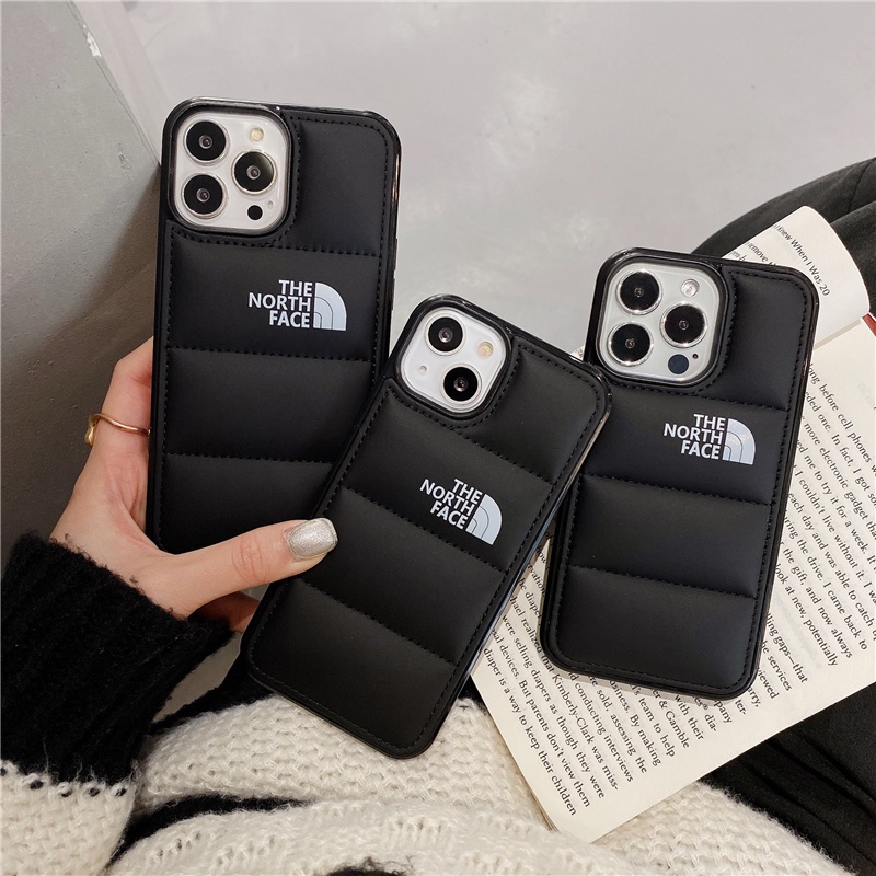 คลังสินค้าพร้อมfaceiphoneสําหรับiphone 16 Pro MAX 11 12 13 14 15 Pro MAX PLUS XS MAXแฟชั่นNorthผ้าฝ้ายที่เต็มไปด้วยลงเสื้อแจ็คเก็ต 3Dปักเป้าฝาครอบโทรศัพท์นุ่มปลอก
