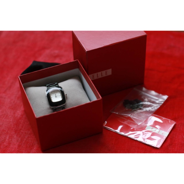 นาฬิกามือสอง❤️elle แท้ 💯❤️สภาพดีมาก🧚‍♀️ใหม่มาก สภาพดีมาก แท้ 💯