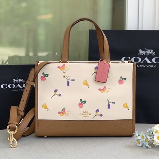 🎀 (สด-ผ่อน) กระเป๋า 11.5 นิ้ว สีขาวครีมลายผัก C8602 งาน shop DEMPSEY CARRYALL WITH DREAMY VEGGIES PRINT