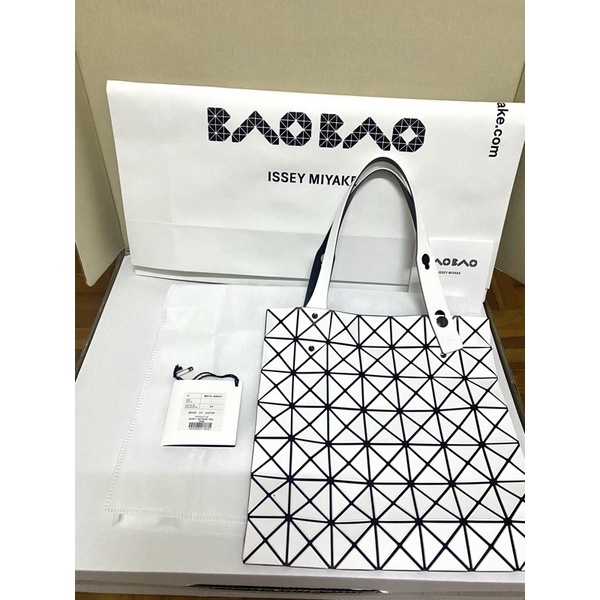 Bao bao prism basic 7x7 แท้ 100% มือสอง