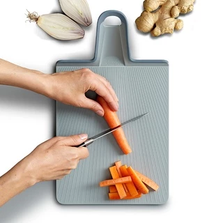 Joseph Joseph เขียงพับได้ รุ่น Chop2Pot Plus ไซซ์กลาง สี Pale Blue N60203