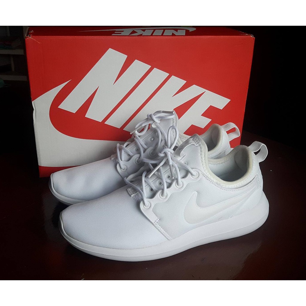 nike womens roshes