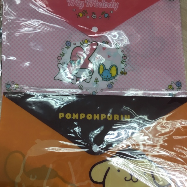แฟ้มติดกระดุม sanrio