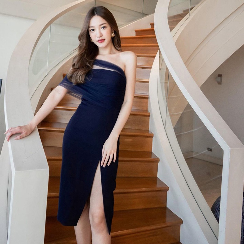 (สต็อกท้องถิ่น) ชุดเดรส เปิดไหล่ ผ้าตาข่าย แบบเย็บปะติดปะต่อกัน หรูหรา แฟชั่นสําหรับผู้หญิง