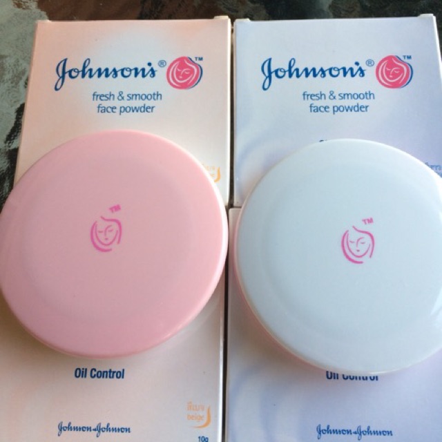 แป้งพัฟจอห์นสัน คุมมัน JOHNSON'S Fresh & Smooth Face Powder สูตร Oil