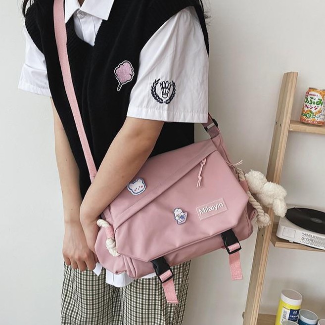ifashionbag(IF1620) กระเป๋าสะพายข้าง ผ้าไนล่อน ใบใหญ่ **ไม่มีพวงกุญแจตุ๊กตา**