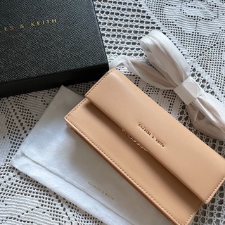 แท้ชอปไทยcharles&amp;keith Chain Link Long Wallet - Beige