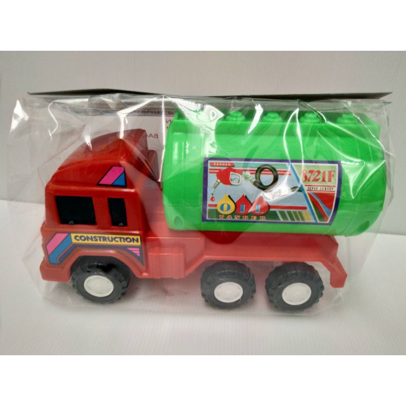 🚚รถบรรทุกน้ำมันหกล้อ🚗 รถของเล่น ล้อมีเสียง คันใหญ่ ขนาด 4.5×10×6.5 นิ้ว