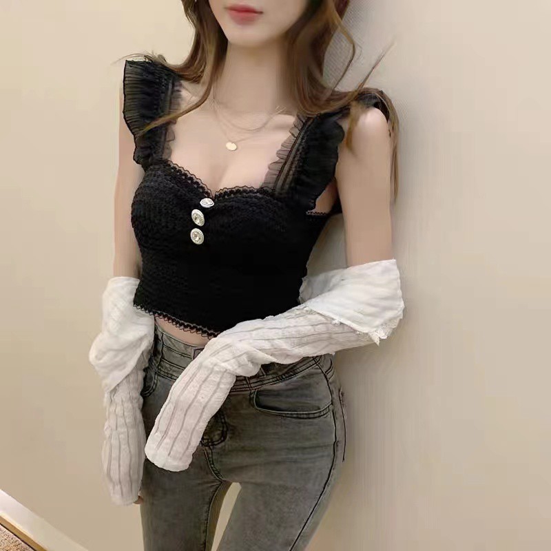 เสื้อกล้ามเซ็กซี่กระดุมมุก ระบายตรงสายให้มีความฟุ้งน่ารัก เหมาะกับสาวน่ารัก รุ่นนี้ใส่สวยแน่นอน(1152