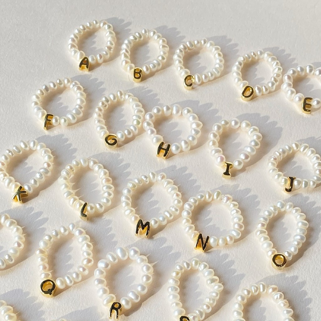 play.palette - Pearly petite alphabet ring (A-M)