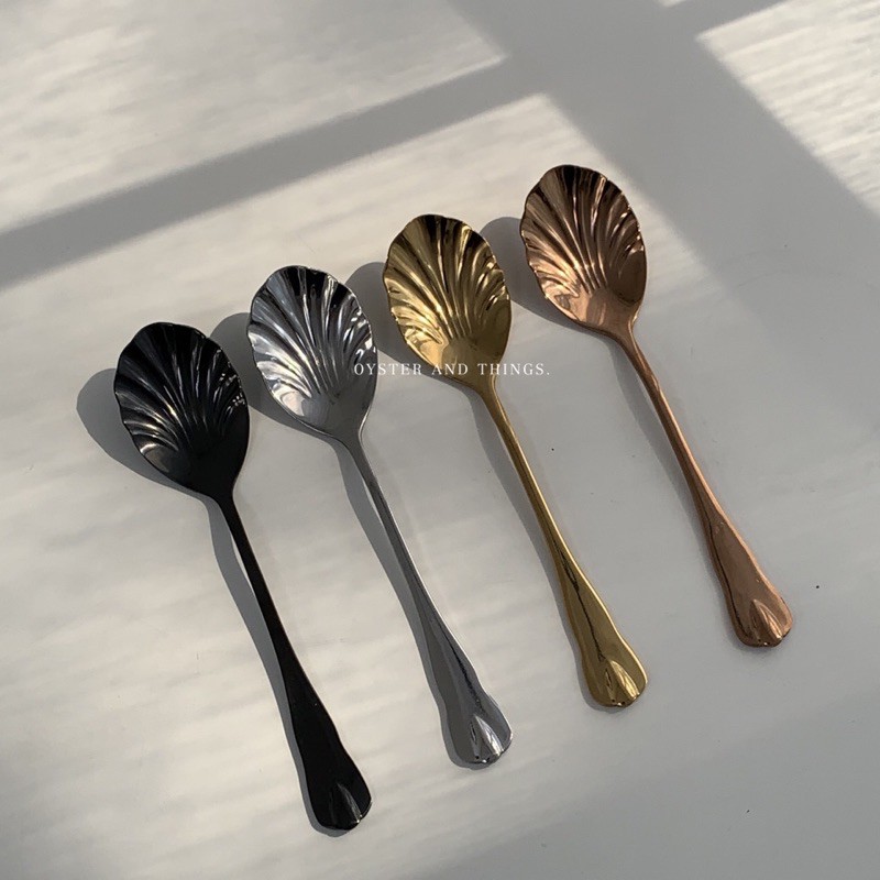 ช้อนรูปหอย / Shell spoon I Oyster and Things.