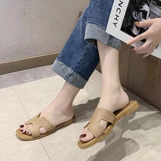 H02(พื้นสีครีม ) พร้อมส่ง รองเท้าแตะ ราคาถูกมาก พื้นยางนิ่มแฟชั่นผู้หญิง สวมใส่สบายไม่กัดเท้า ไม่ส่งกลิ่นเหม็น