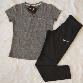 ชุดออกกำลังกาย Nike - ของแท้ เสื้อเทา+กางเกงดำ