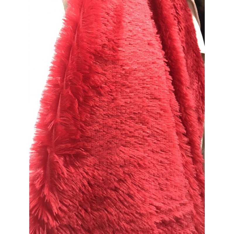 ผ้าขนฟรุ้งฟริ้ง สีแดง  ขนนุ่ม ผ้าหน้ากว้าง150cm ความยาว45cm ราคา130บาท