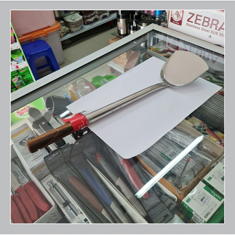 104310 Sustil Turner M ด้ามไม้สัก Zebra Thailand