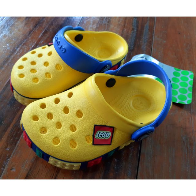 Crocs Kids LEGO รองเท้าเด็กสีเหลือง ไซส์ C6/7