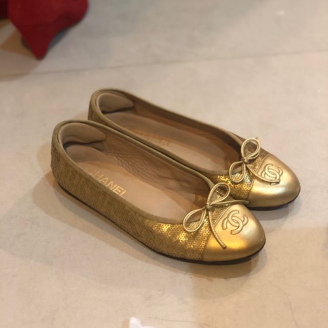 รองเท้า chanel แท้100% สีทอง มีแต่รองเท้า ไม่มีกล่อง