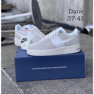 Nike Air Force 1 รองเท้าผ้าใบผูกเชือกพร้อมกล่อง