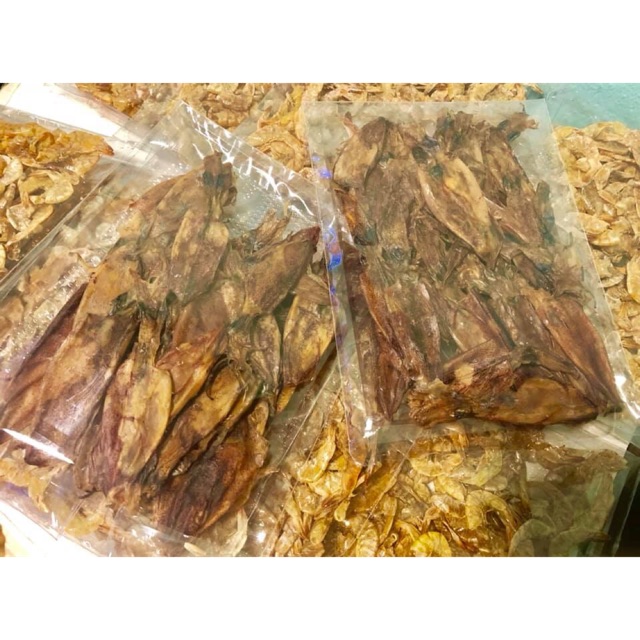 ปลาหมึกกระตอยตากแห้ง Dried squid