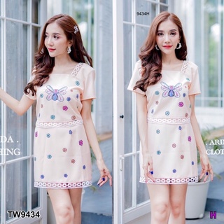 9434 Set เสื้อครอปคอเหลี่ยม + กระโปรงเอวสูง Set: square neck top + high waisted skirt