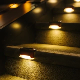 ไฟติดบันได ติดกำแพงหน้าบ้าน รั้วบ้าน เพิ่มความสวยงาม ไฟเหลือง Solar light 1 LED