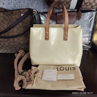 Louis Vuitton ของแท้ มือสอง Used like new มีจุดเลอะ 1 จุด