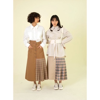 NisA A-Line Skirt with Half Scott Pleats กระโปรงยาวทรงเอพลีสลายสก็อตผ่าหน้า ติดกระดุม ม็อคยางข้างหลัง กระโปรงเกาหลี