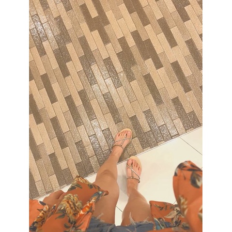 Alan sandal checks before ordering. | Shopee Thailand
