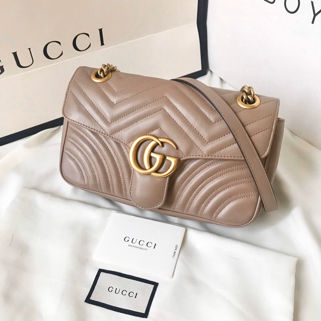 Used like new Gucci marmont 26 cm สีเบจปี19