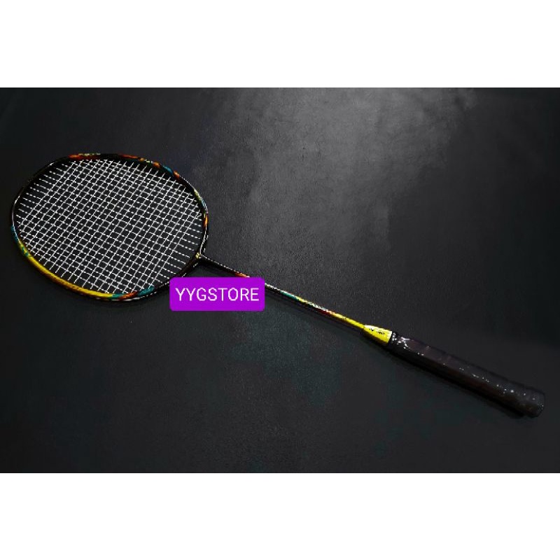 ไม้แบดมินตัน Yonex Astrox 88D Pro รวมถึงสาย