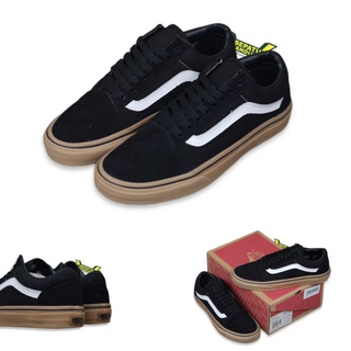 Vans oldskool black gum white list