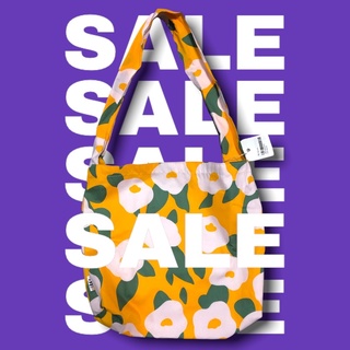Tote one sale!!!!!!! กระเป๋าสะพายข้าง ลายดอกไม้