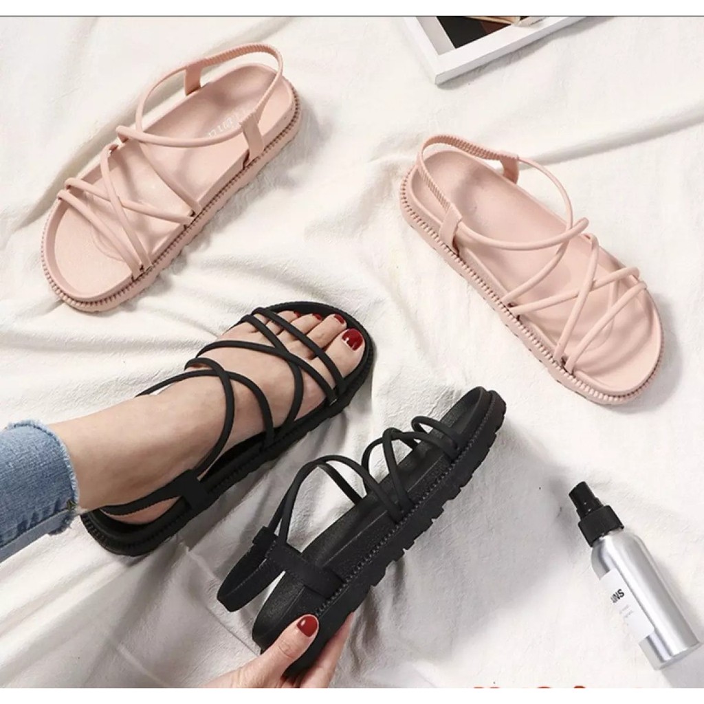 Monika.hp  พร้อมส่ง🚚รองเท้าแตะสายไขว้สไตล์เกาหลี รองเท้ารัดส้น(สายเล็ก)