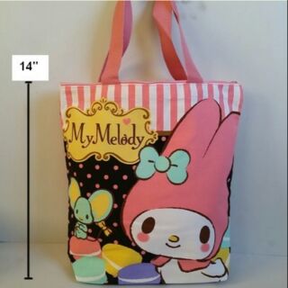 กระเป๋าสะพาย ผ้า ลาย มายเมโลดี้ (My melody) ด้านบนมีซิบค่ะ ขนาด 13.5x14 นิ้ว