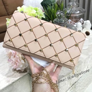 CHARLES &amp; KEITH CLUTCH สีเบจ พร้อมถุงผ้ากันฝุ่น