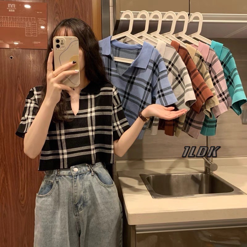 1LDK พร้อมส่ง เสื้อครอปแขนสั้นคอปก ลายสก็อต เสื้อผ้าแฟชั่นผู้หญิง(9578)