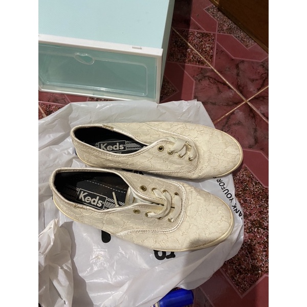 รองเท้าKED สีขาวข้อต่ำ