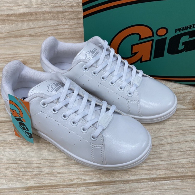 GiGa รุ่น GS03 รองเท้าผ้าใบ  แบบหนัง (35-41) สีขาว