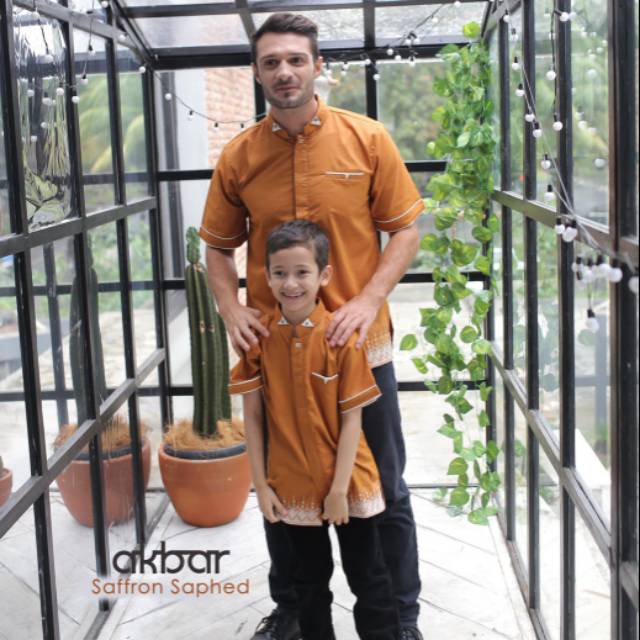เสื้อเชิ้ตคู่รักลาย Father Son Jodha Akbar Ahzarayy Eid Edition 2020 สําหรับผู้หญิงและผู้ชาย