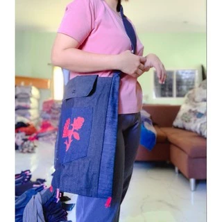ย่ามยีนส์ ย่ามลายกุหลาบ ผ้าหนาใส่ได้เยอะ ทนคุ้ม