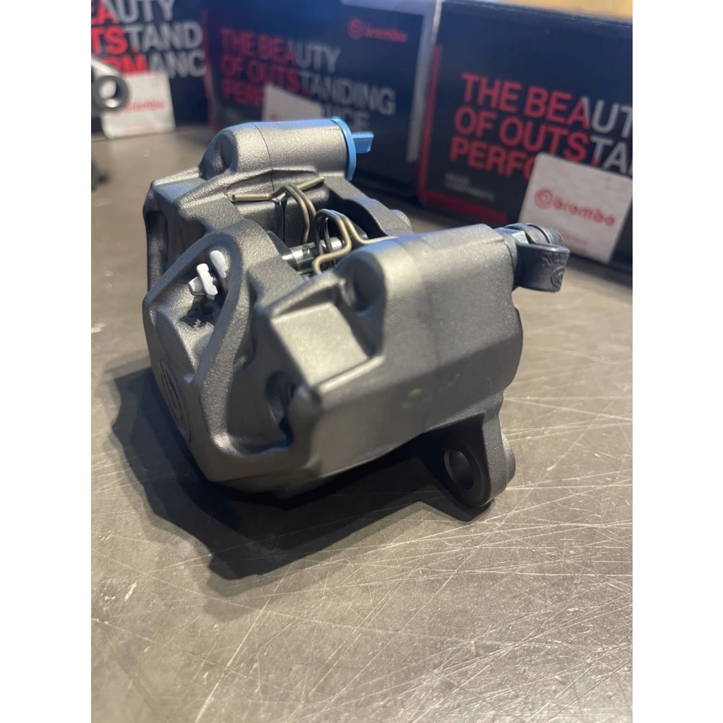 ปั๊มเบรคล่าง BREMBO ปักข้าง เทาโลโก้แดง thumbnail 7