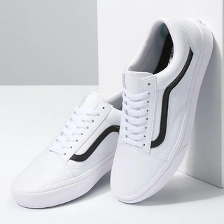 lacoste low top sneakers