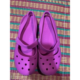 รองเท้าลำลองcrocs มือ2