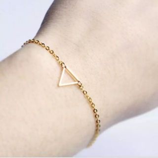 สร้อยข้อมือมินิมอล • Minimalist Bracelet