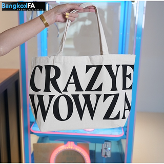 bangkoklist(BA1691) กระเป๋าผ้าแคนวาสสุดฮิต สกรีนอักษร (CRAZYE WOWZA)